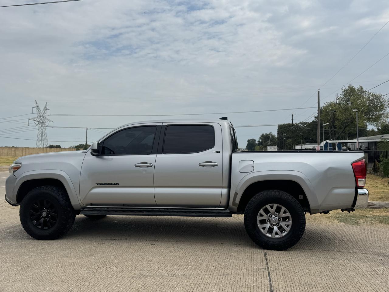 Toyota Tacoma SR5 Double Cab Long Bed V6 6AT 2WD 2017