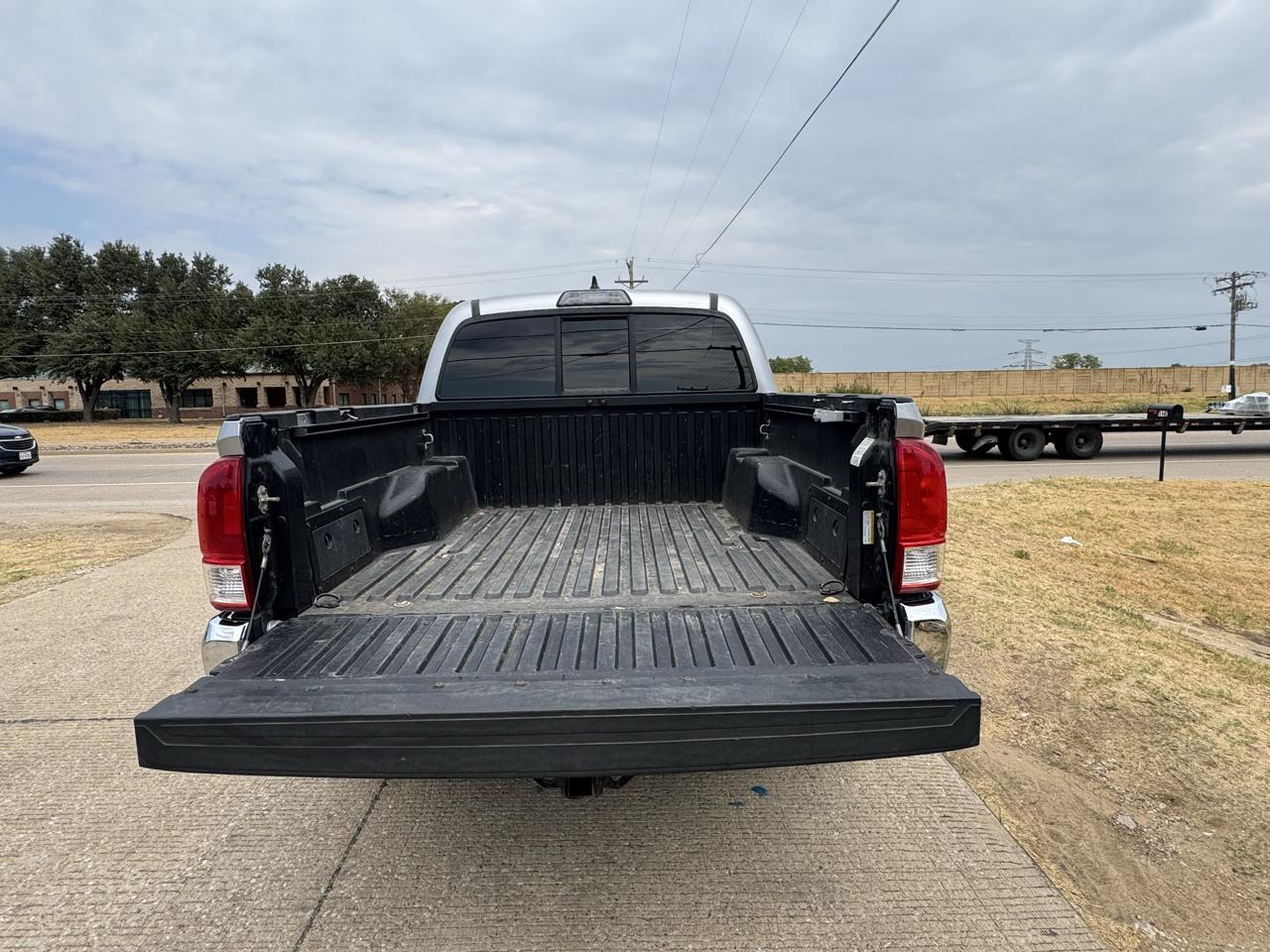 Toyota Tacoma SR5 Double Cab Long Bed V6 6AT 2WD 2017