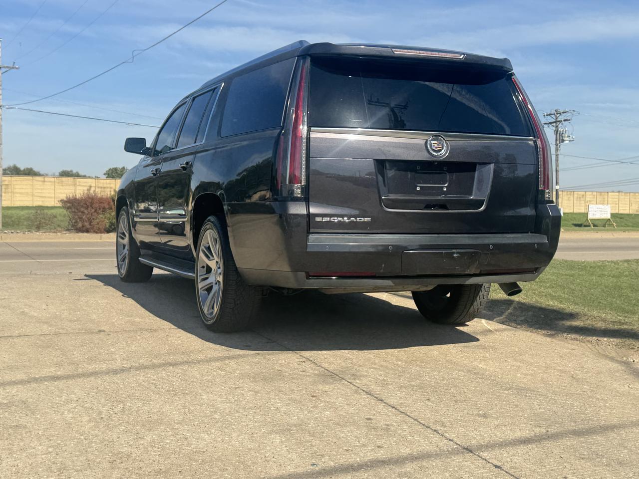 Cadillac Escalade ESV 2WD Luxury 2015