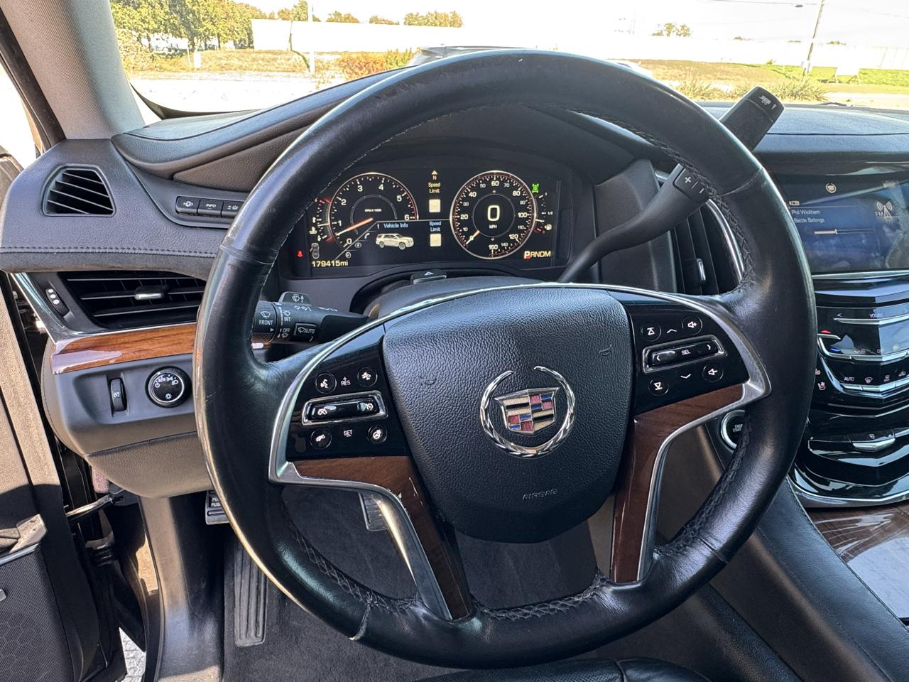 Cadillac Escalade ESV 2WD Luxury 2015