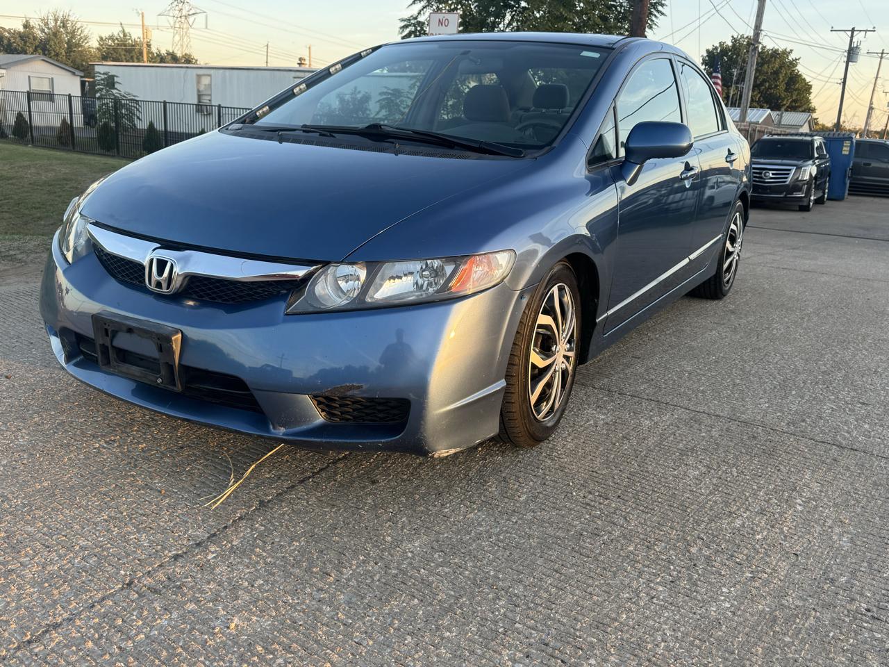 Honda Civic LX Sedan 5-Speed AT 2011