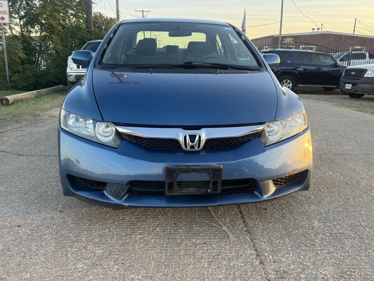 Honda Civic LX Sedan 5-Speed AT 2011