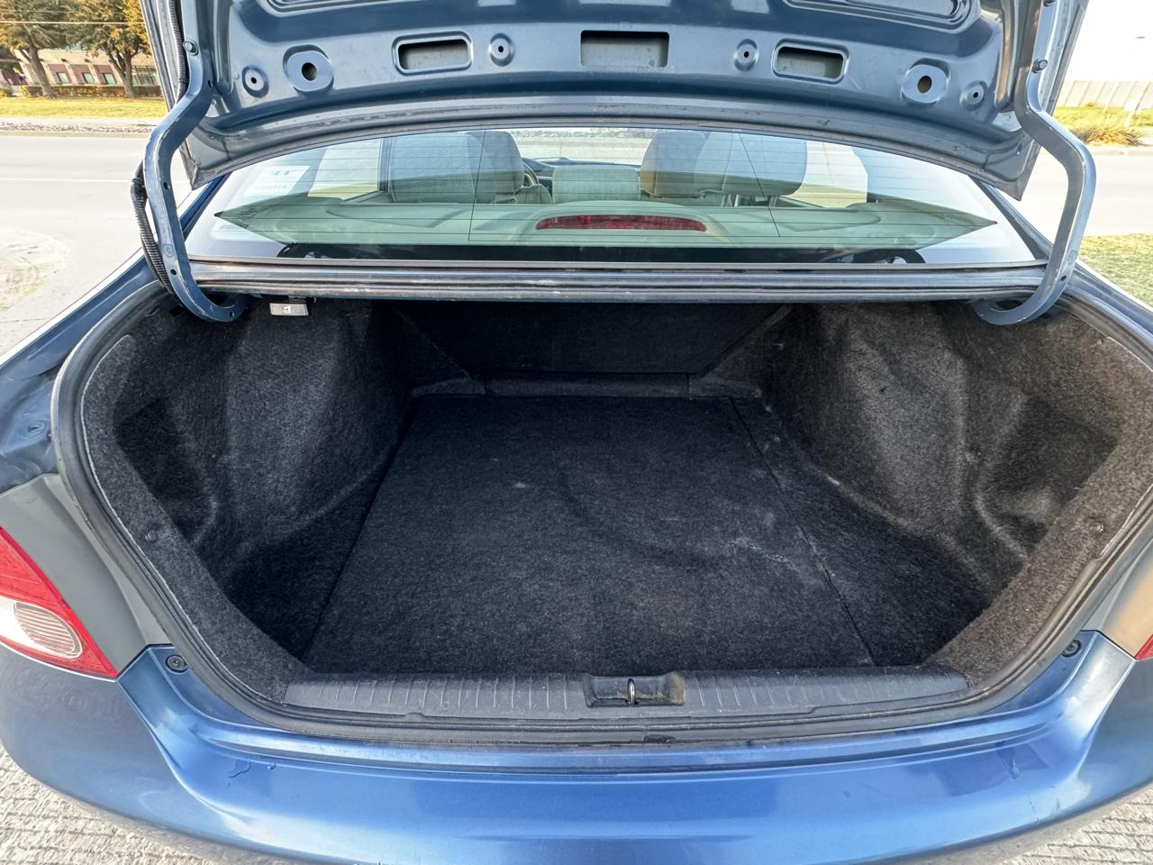 Honda Civic LX Sedan 5-Speed AT 2011