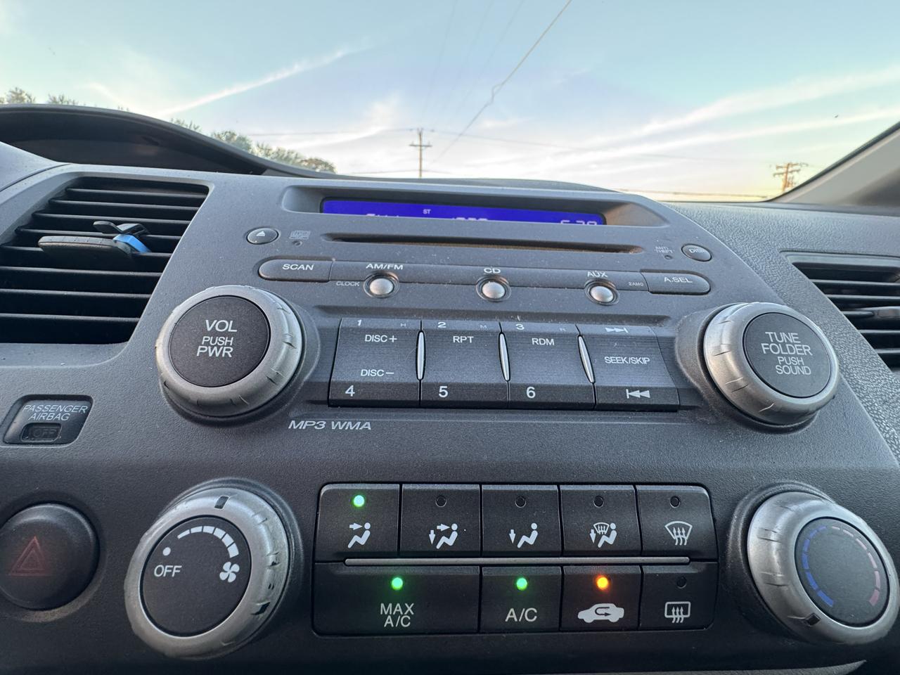 Honda Civic LX Sedan 5-Speed AT 2011