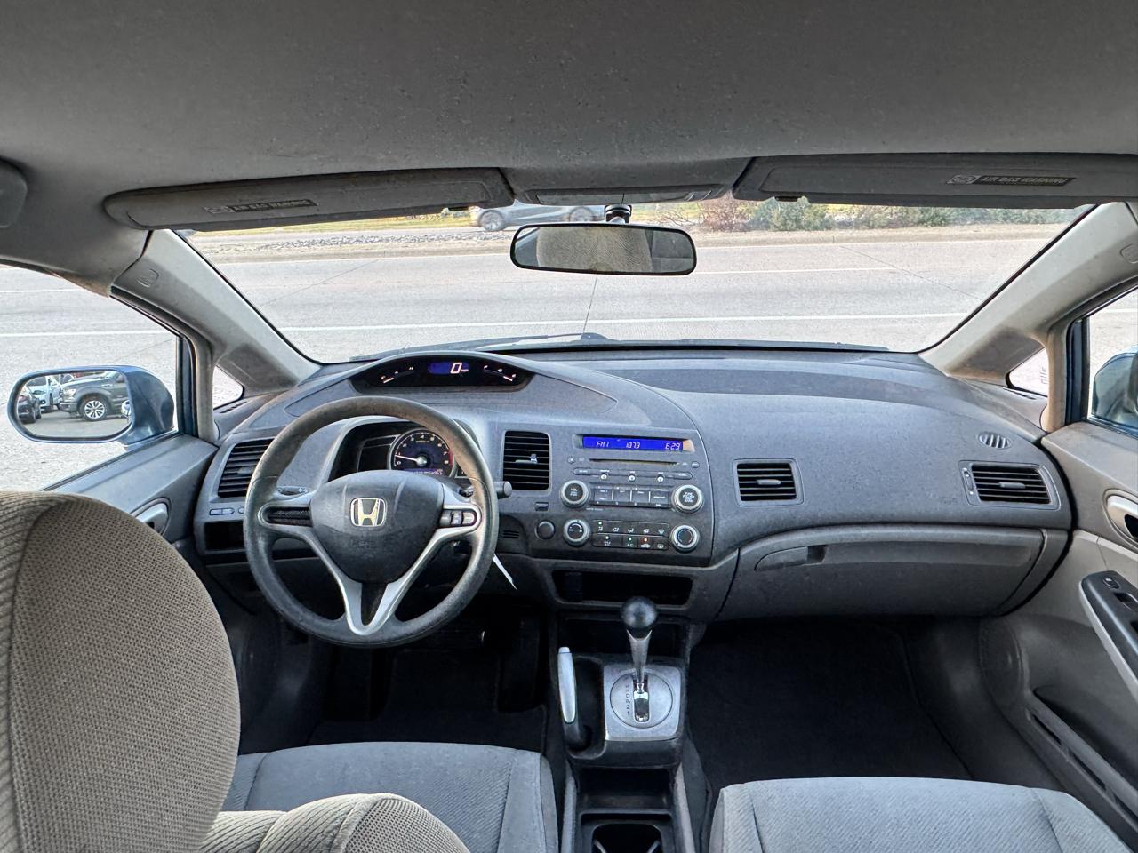 Honda Civic LX Sedan 5-Speed AT 2011