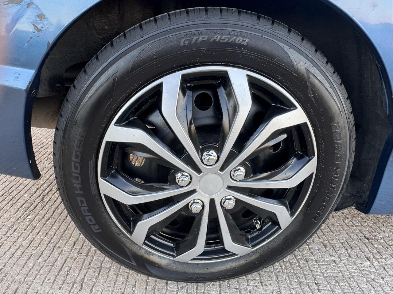 Honda Civic LX Sedan 5-Speed AT 2011