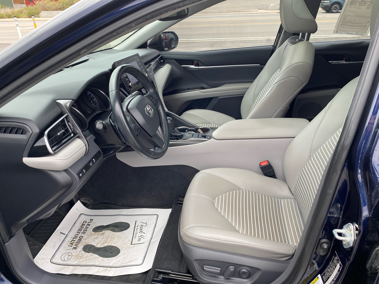 Toyota Camry SE Auto AWD (Natl) 2021