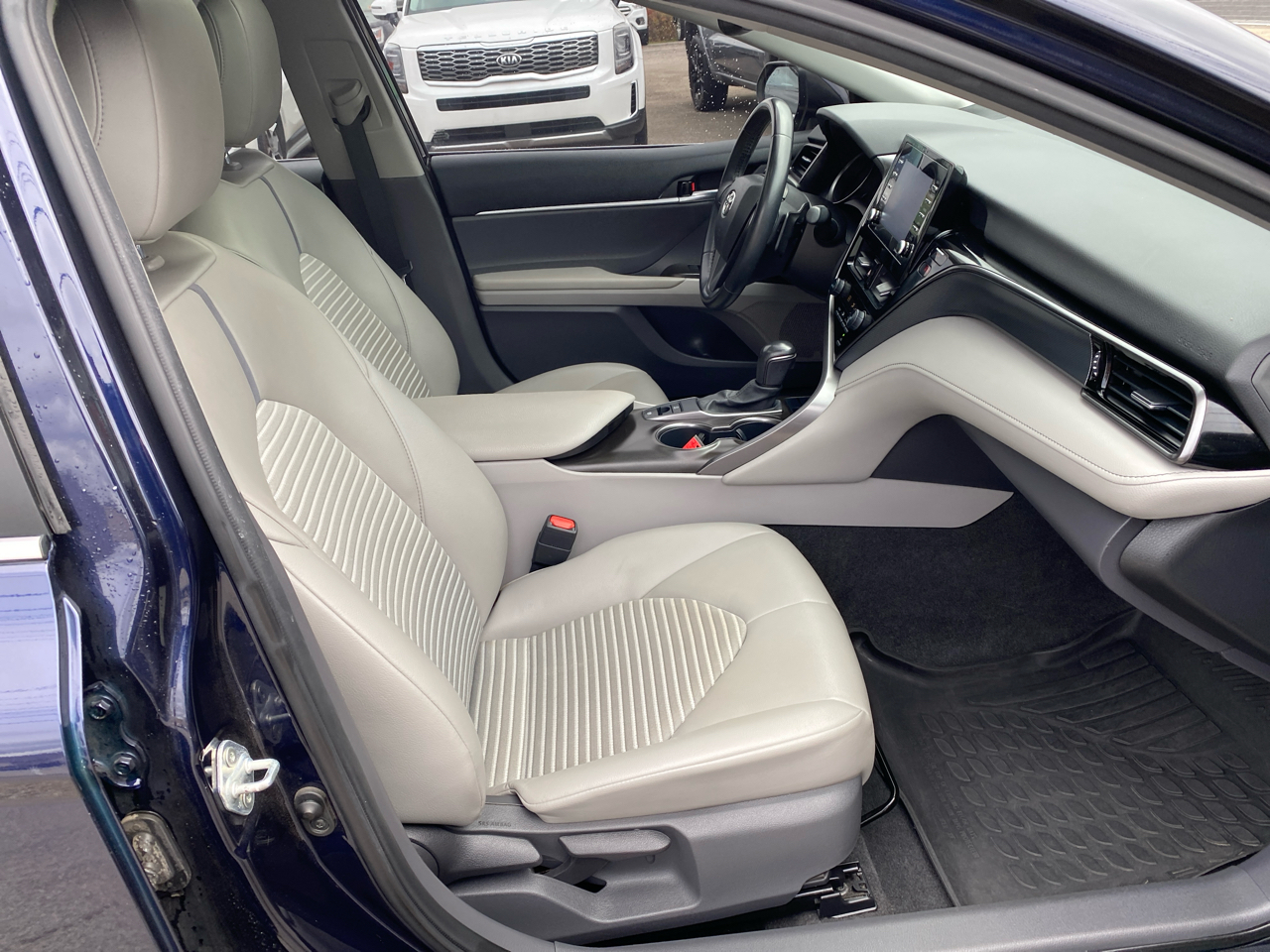 Toyota Camry SE Auto AWD (Natl) 2021