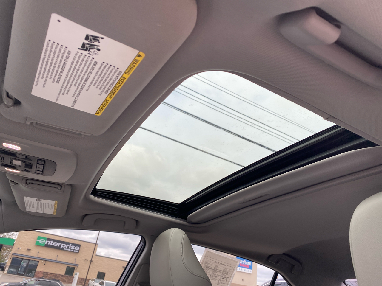 Toyota Camry SE Auto AWD (Natl) 2021