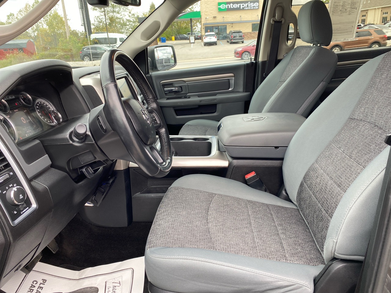 RAM 1500 4WD Crew Cab 140.5" Big Horn 2016