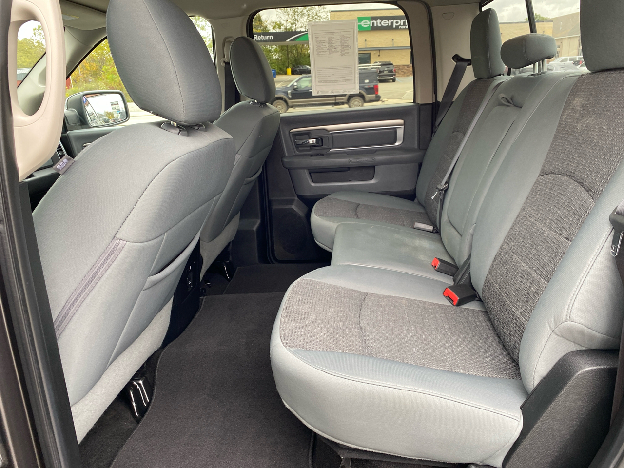 RAM 1500 4WD Crew Cab 140.5" Big Horn 2016