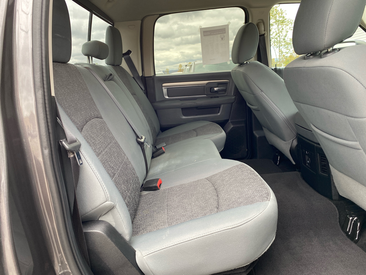 RAM 1500 4WD Crew Cab 140.5" Big Horn 2016