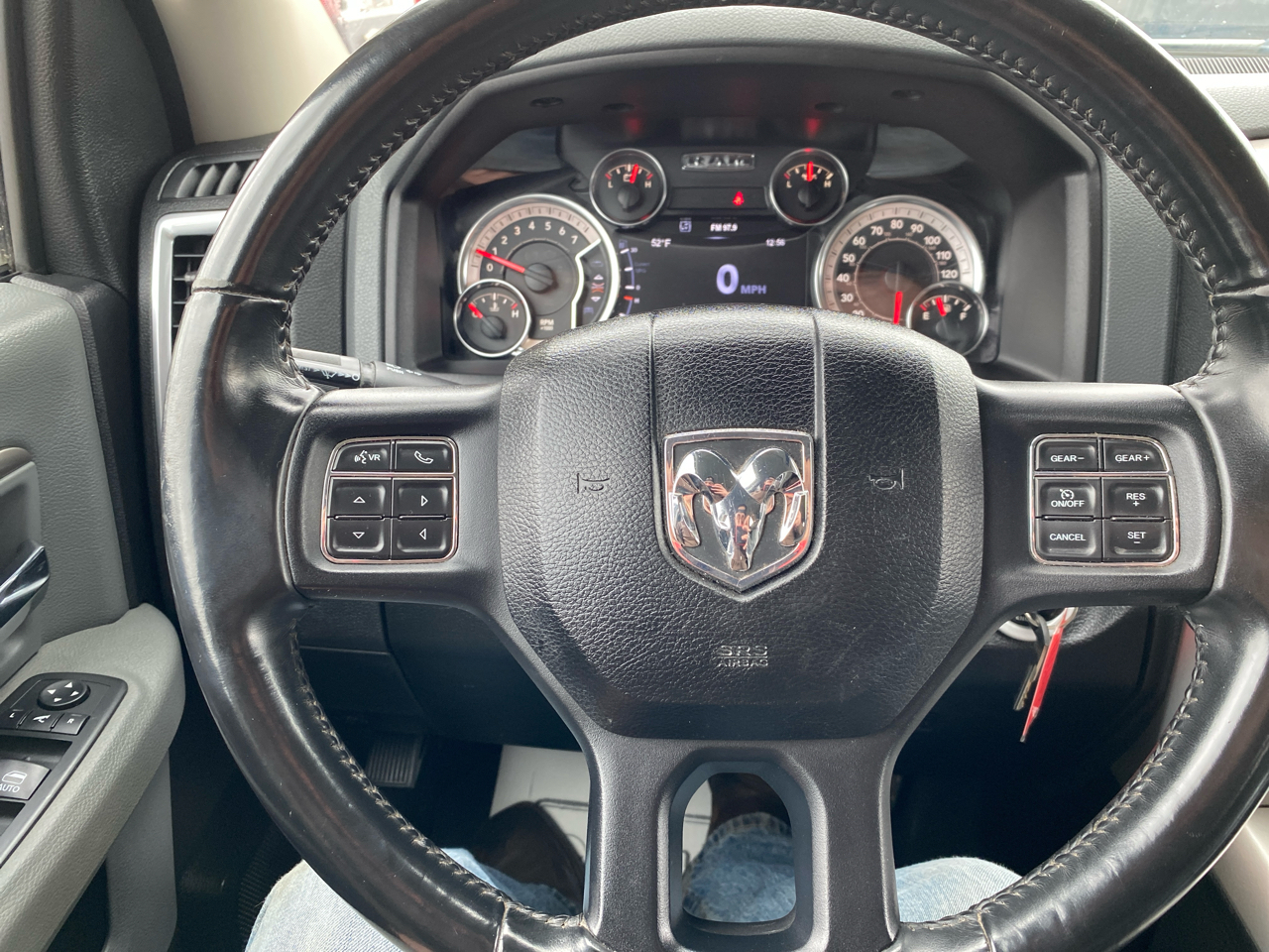RAM 1500 Big Horn 4x4 Crew Cab 5'7" Box 2018