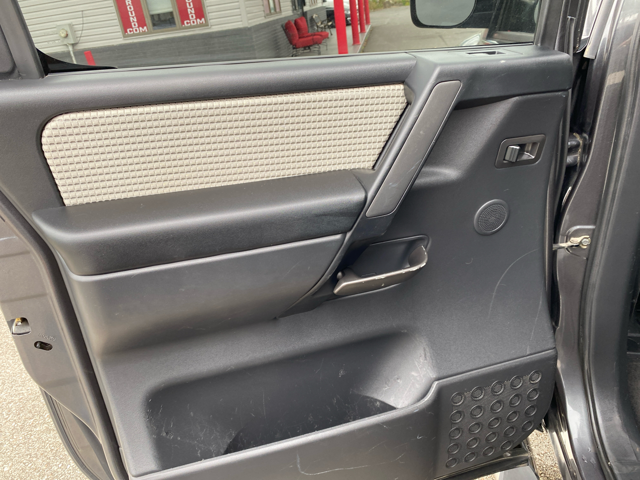 Nissan Titan 4WD Crew Cab SWB PRO-4X 2012