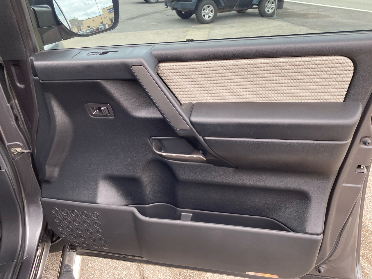 Nissan Titan 4WD Crew Cab SWB PRO-4X 2012