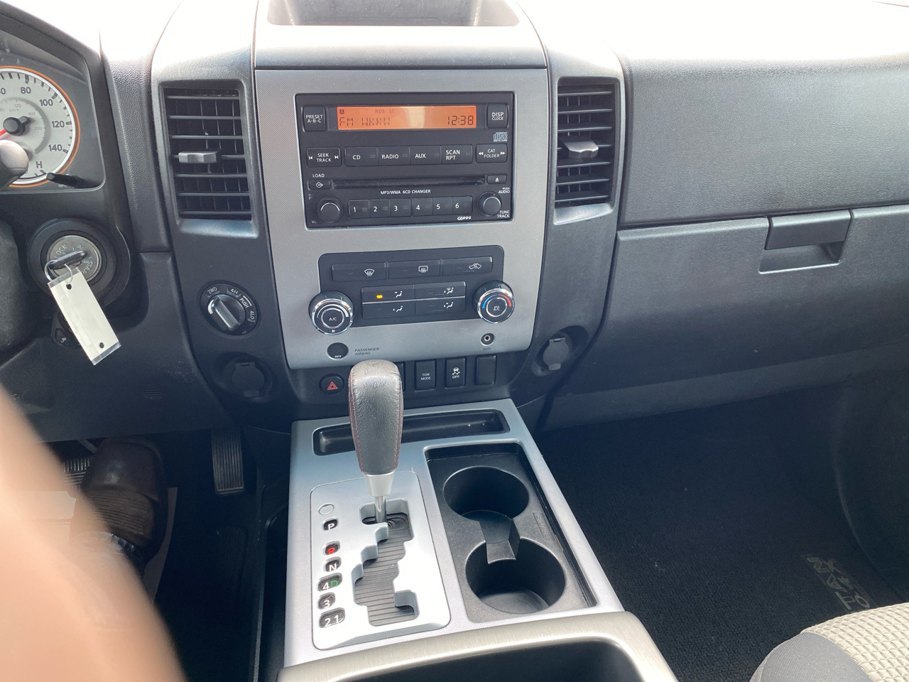 Nissan Titan 4WD Crew Cab SWB PRO-4X 2012