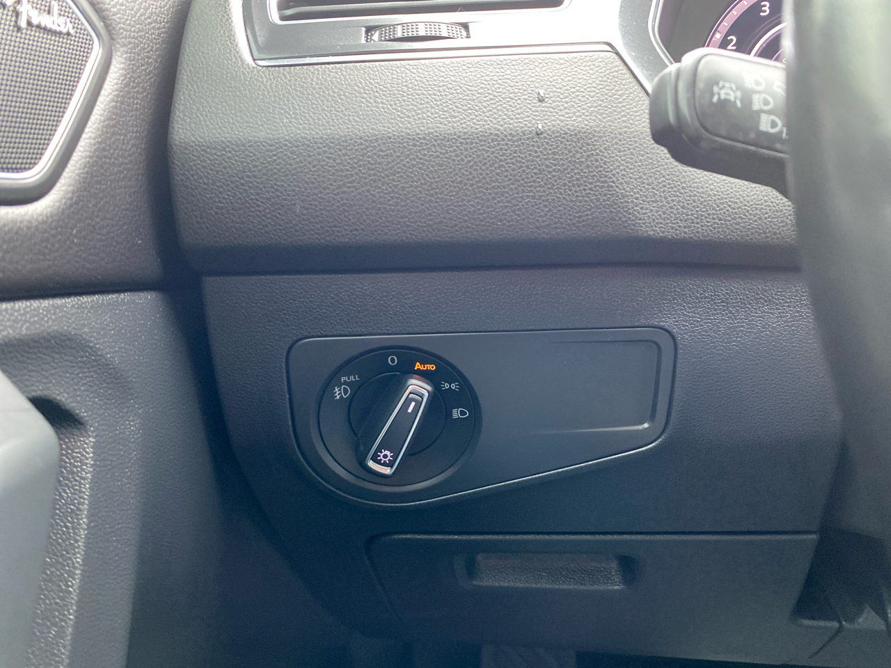 Volkswagen Tiguan 2.0T SEL Premium 4MOTION 2018