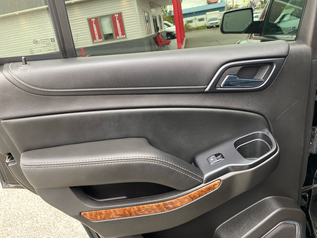 Chevrolet Tahoe 4WD 4dr Premier 2017