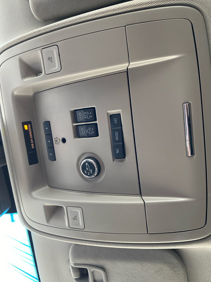 Chevrolet Tahoe 4WD 4dr Premier 2017