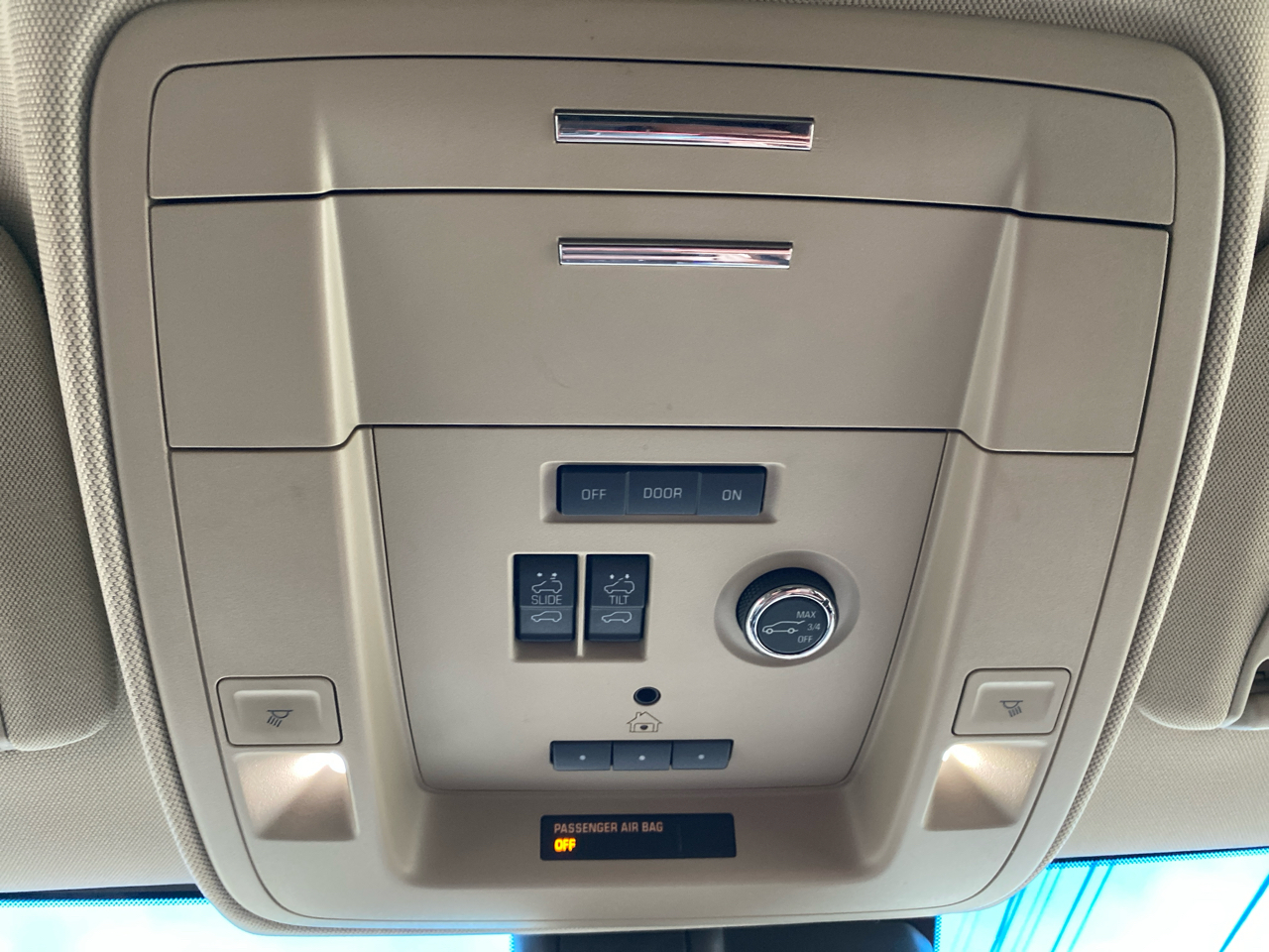Chevrolet Tahoe 4WD 4dr Premier 2018