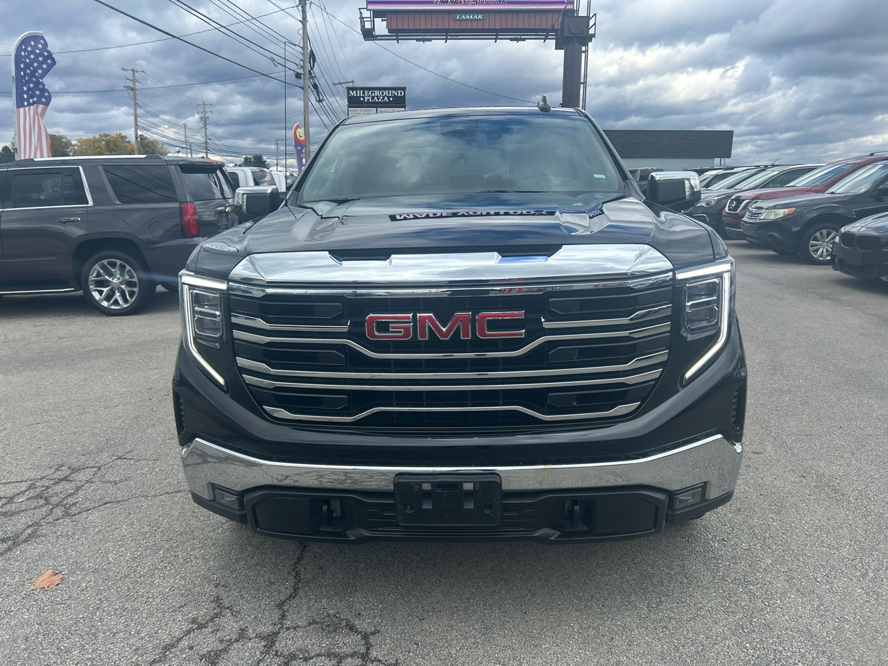 GMC Sierra 1500 4WD Crew Cab 147" SLT 2024
