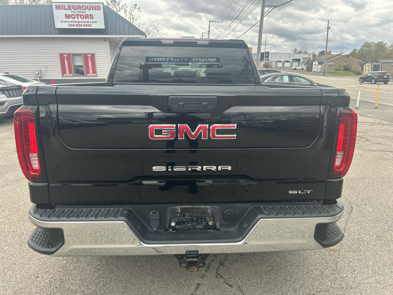 GMC Sierra 1500 4WD Crew Cab 147" SLT 2024