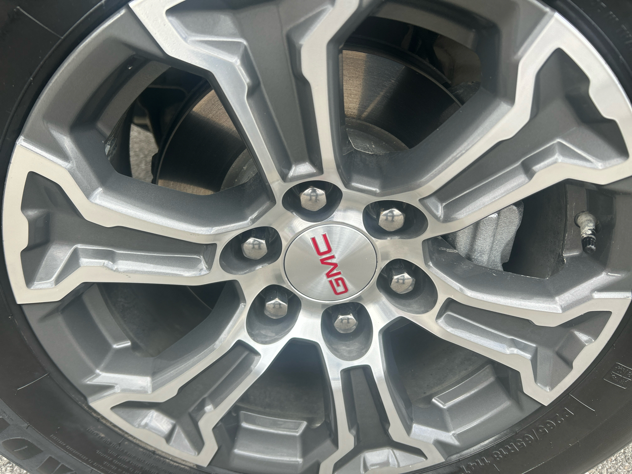 GMC Sierra 1500 4WD Crew Cab 147" SLT 2024