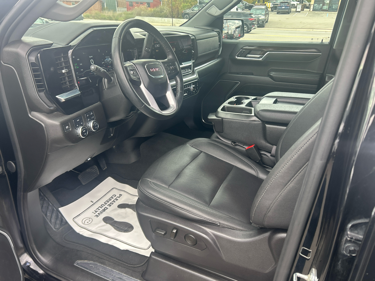 GMC Sierra 1500 4WD Crew Cab 147" SLT 2024