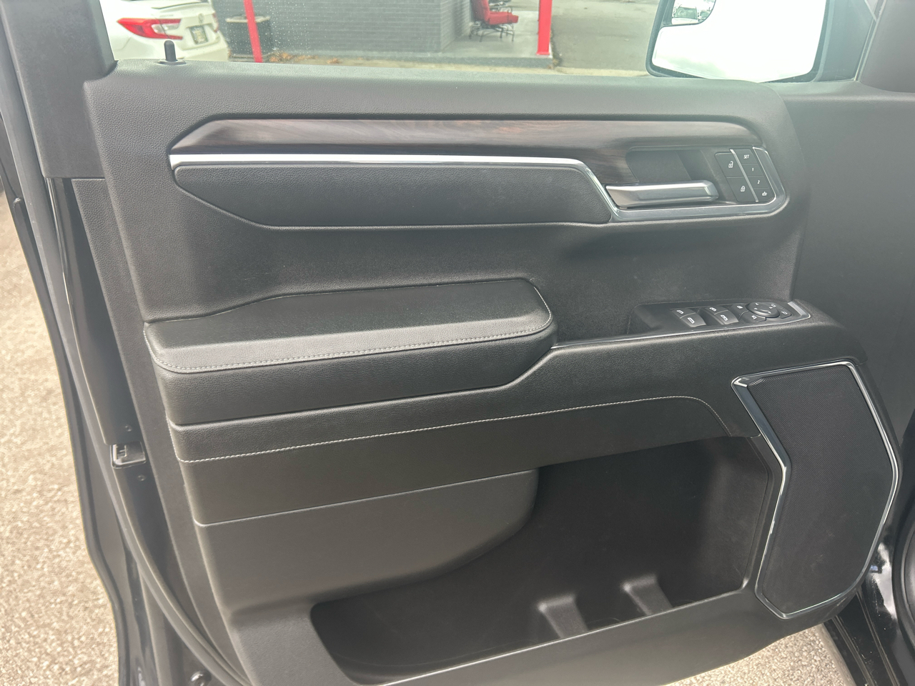 GMC Sierra 1500 4WD Crew Cab 147" SLT 2024