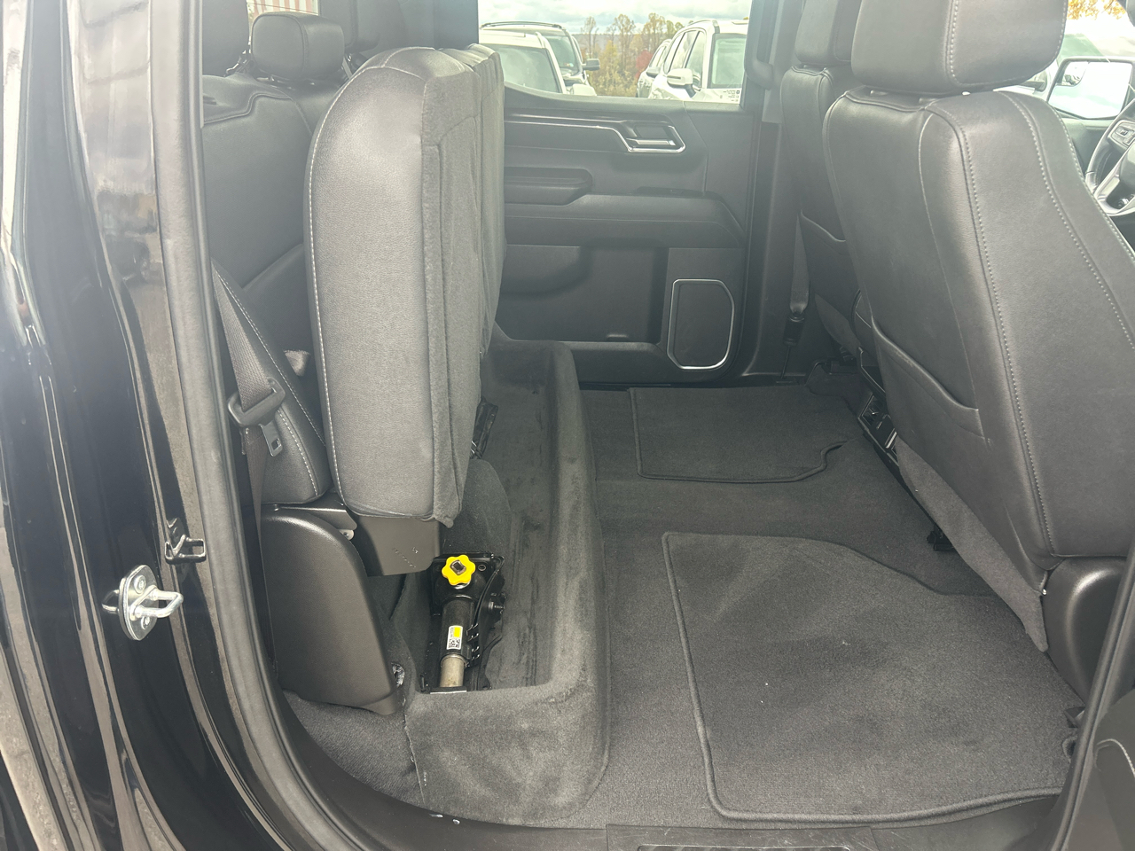 GMC Sierra 1500 4WD Crew Cab 147" SLT 2024