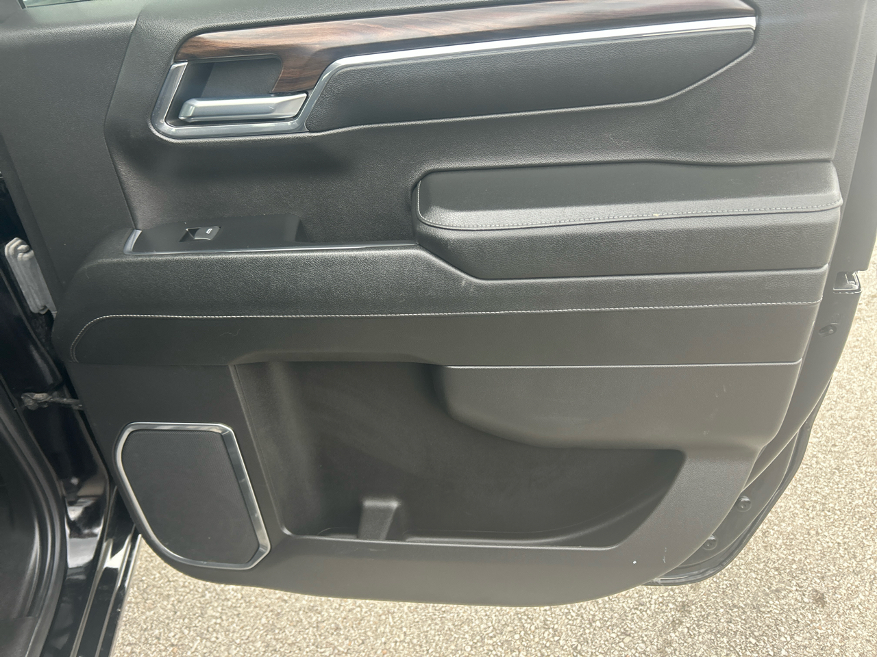 GMC Sierra 1500 4WD Crew Cab 147" SLT 2024