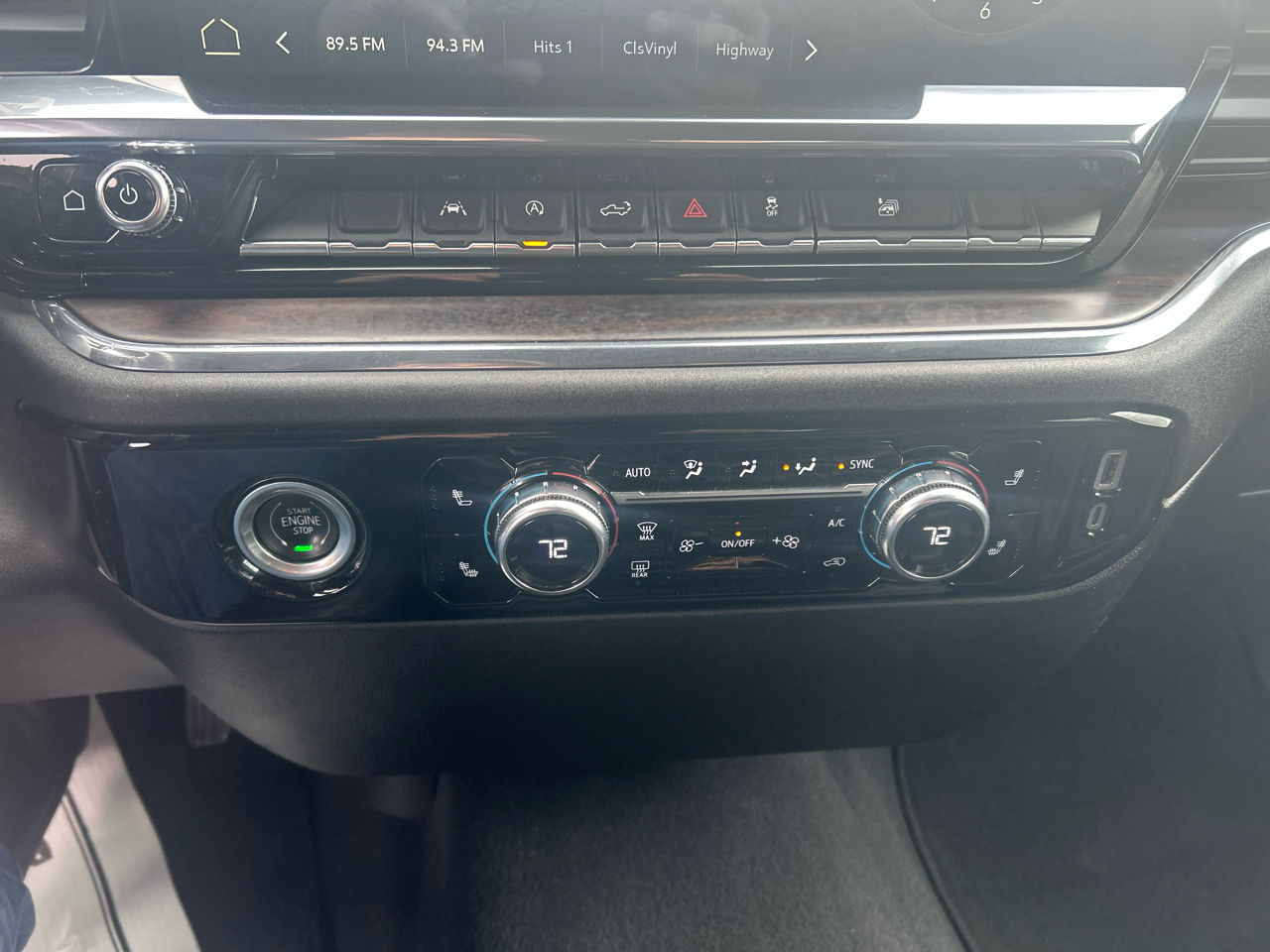 GMC Sierra 1500 4WD Crew Cab 147" SLT 2024