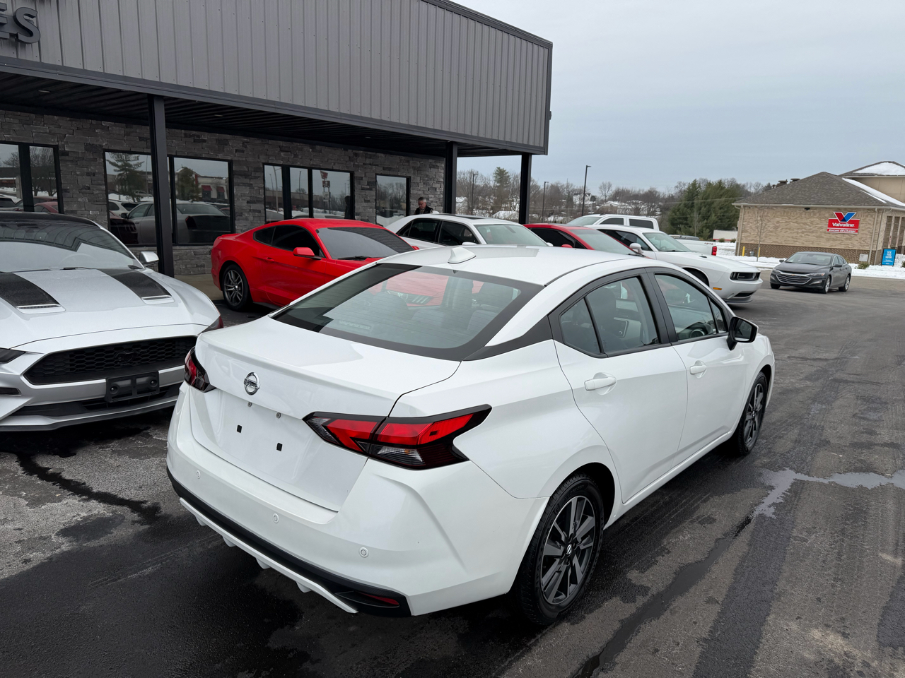 Nissan Versa SV 2022