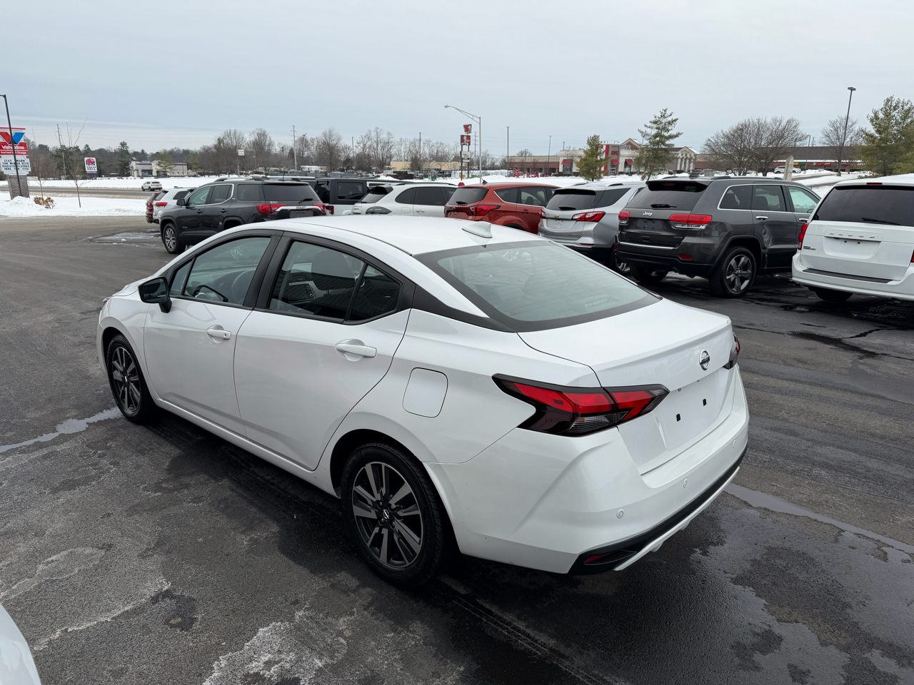 Nissan Versa SV 2022