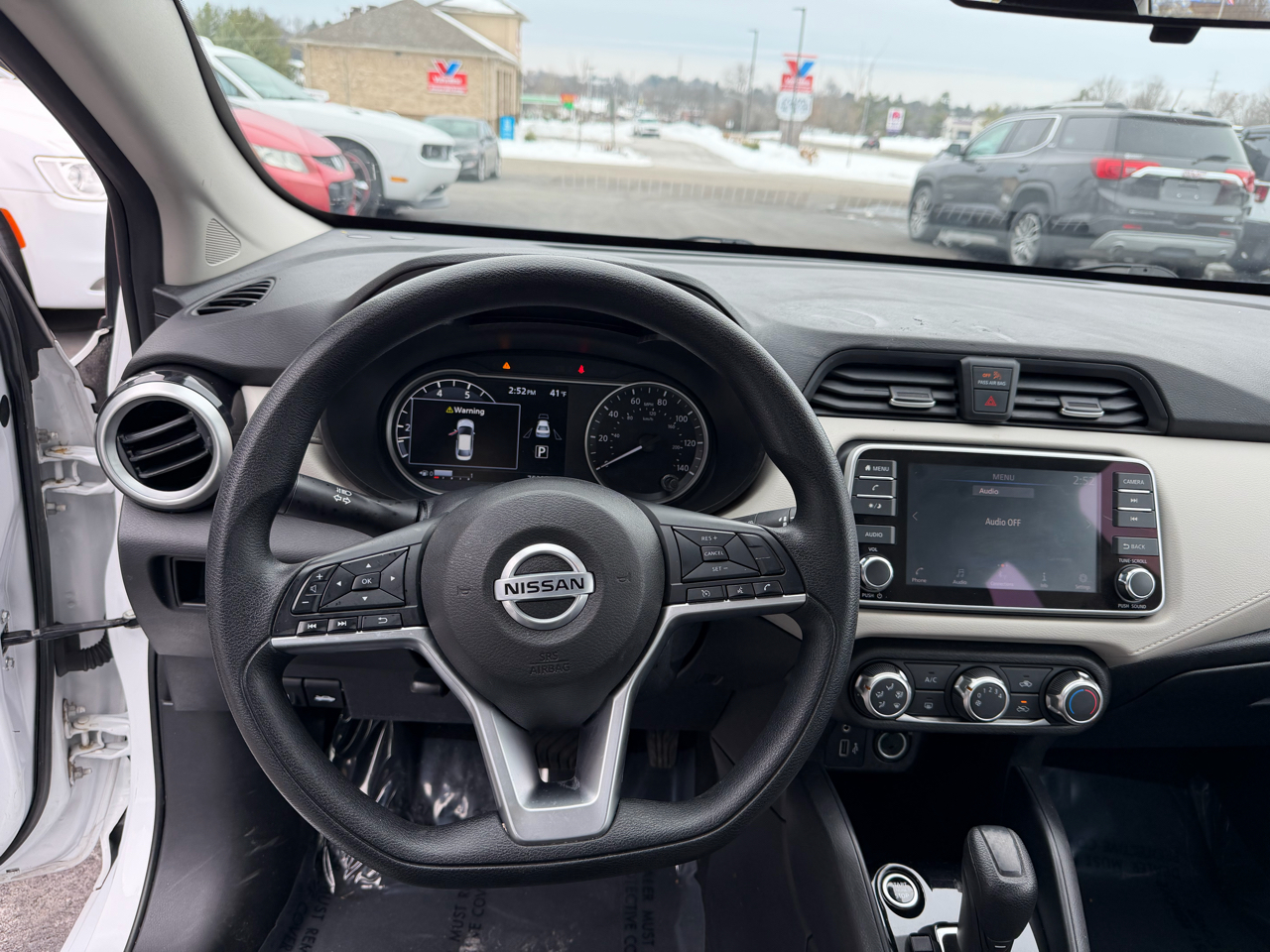 Nissan Versa SV 2022
