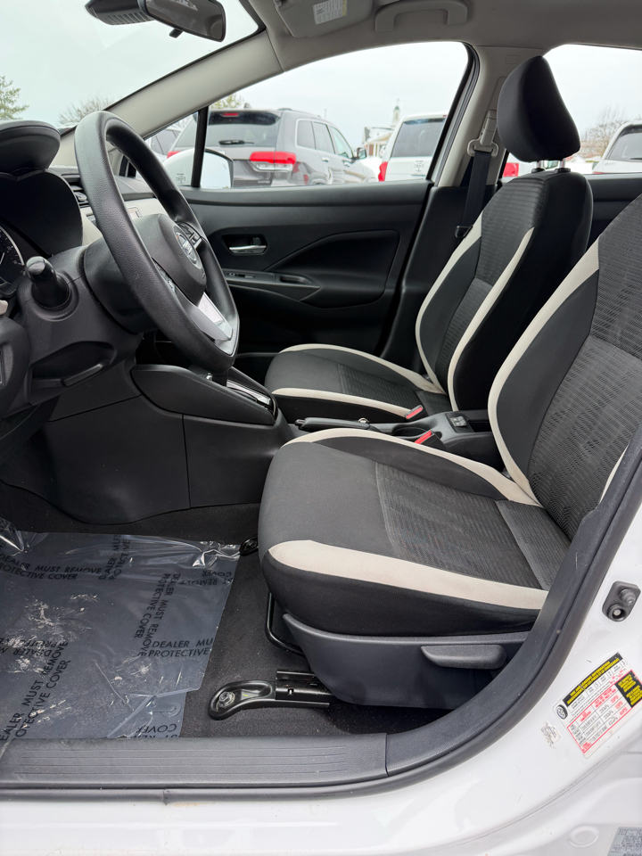 Nissan Versa SV 2022