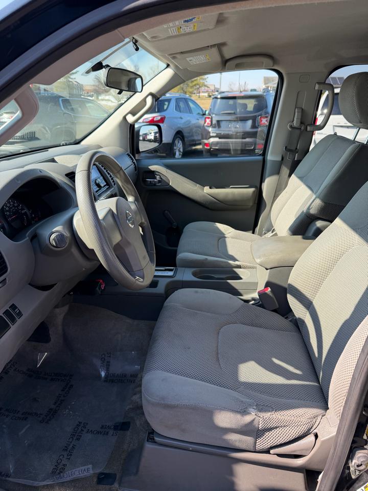 Nissan Frontier  2012