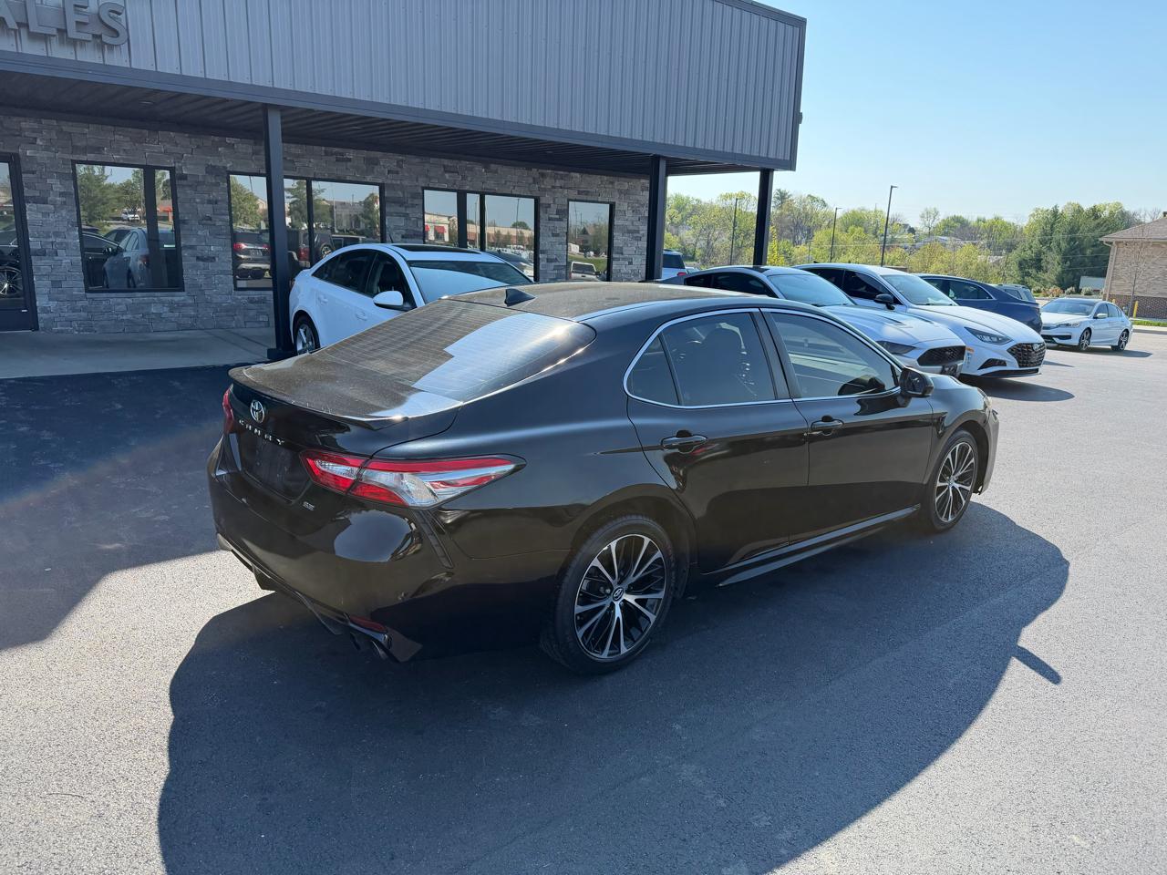 Toyota Camry SE 2019