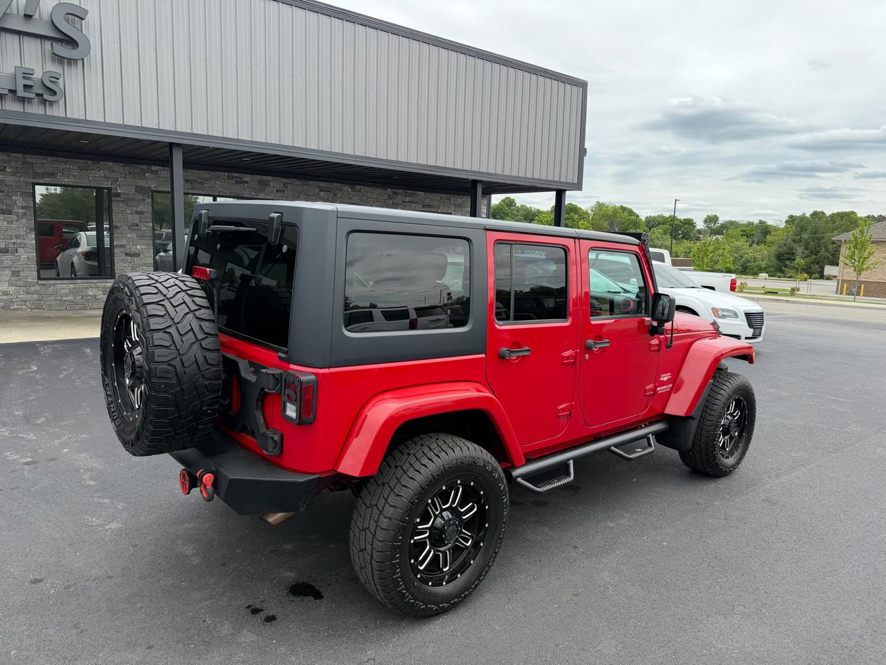 Jeep Wrangler Unlimited Sahara 2011