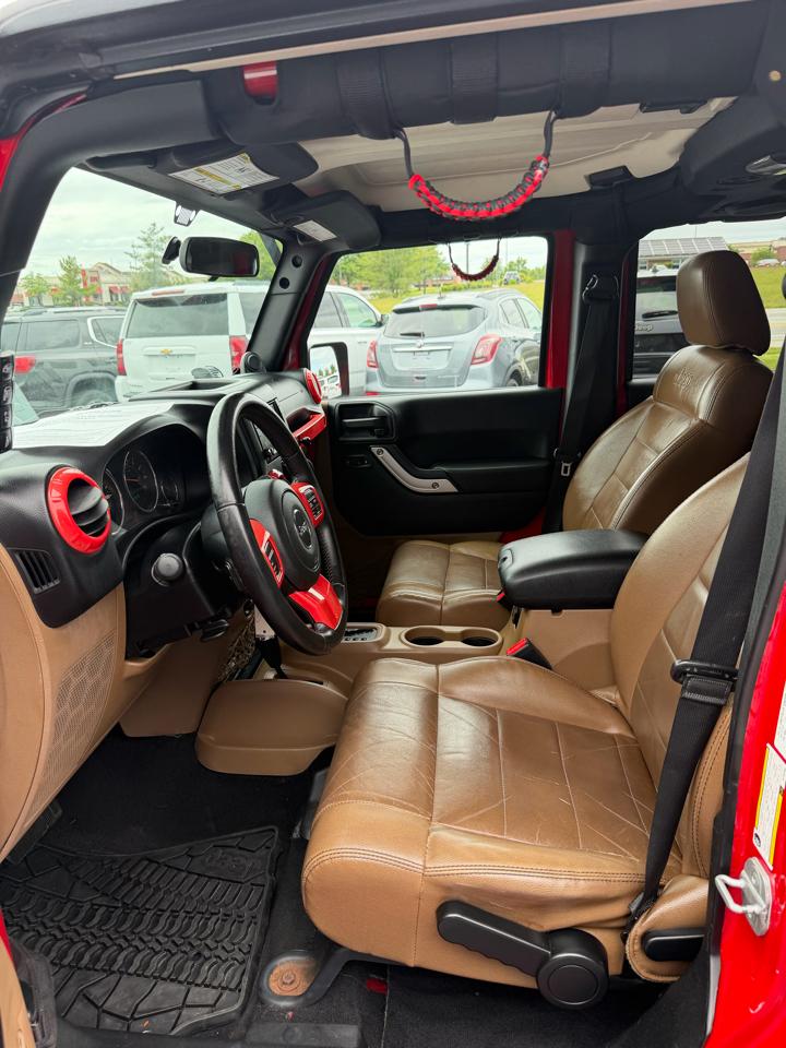 Jeep Wrangler Unlimited Sahara 2011