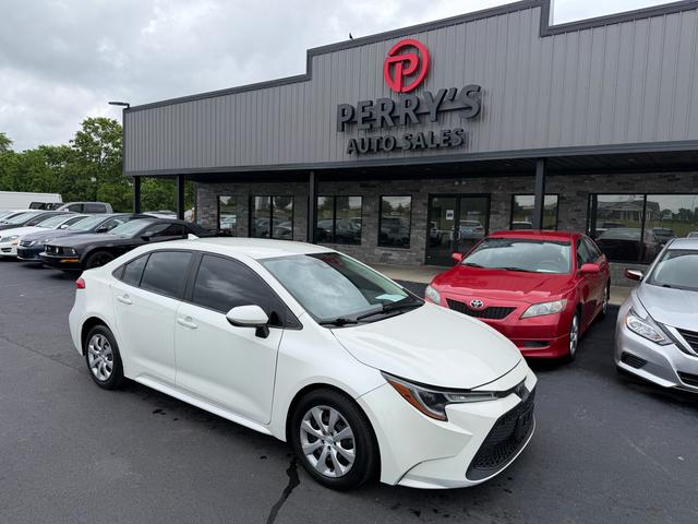 White 2020 Toyota Corolla LE FWD Sedan Front-Wheel Drive