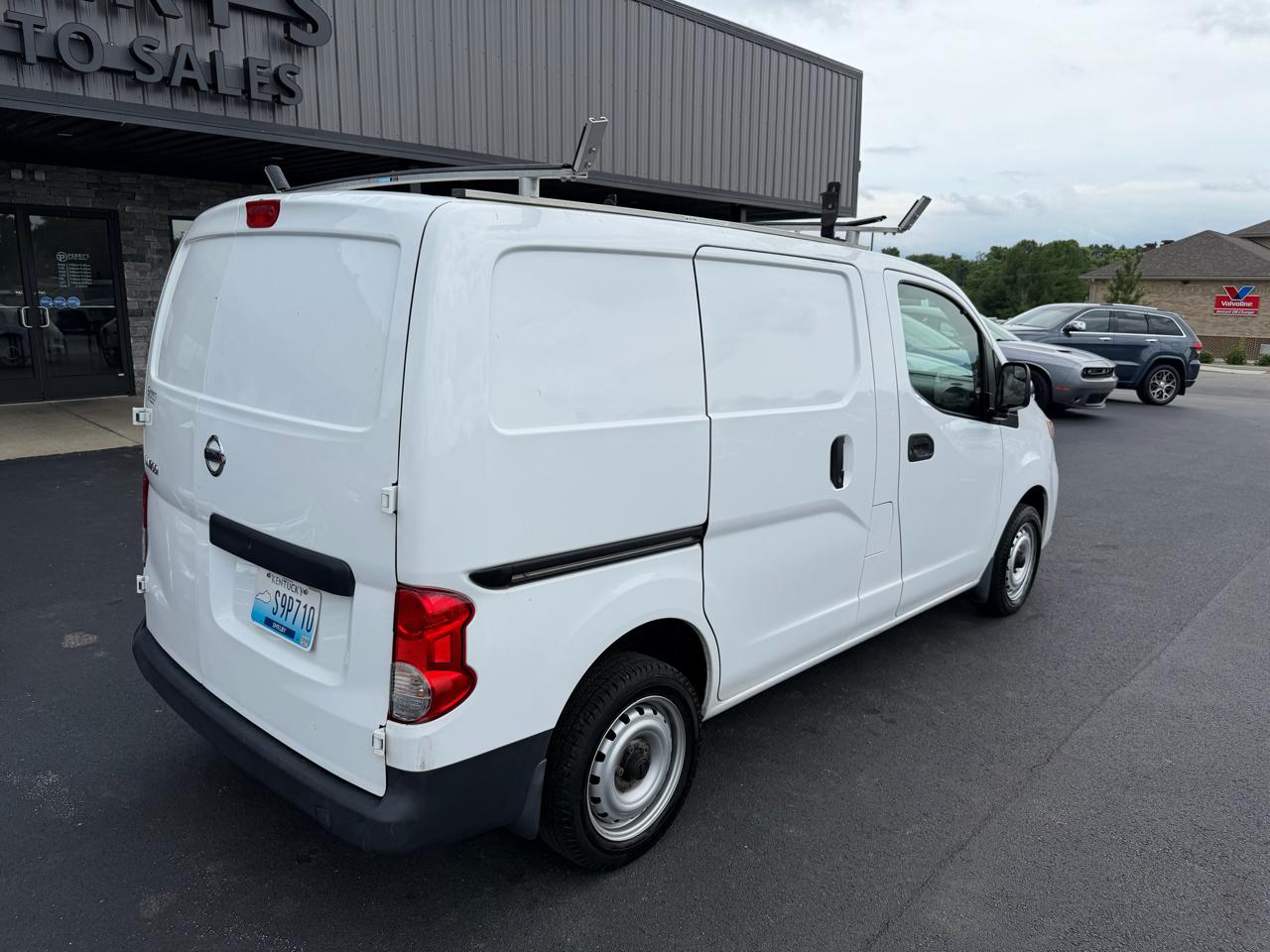 Nissan NV 200  2020