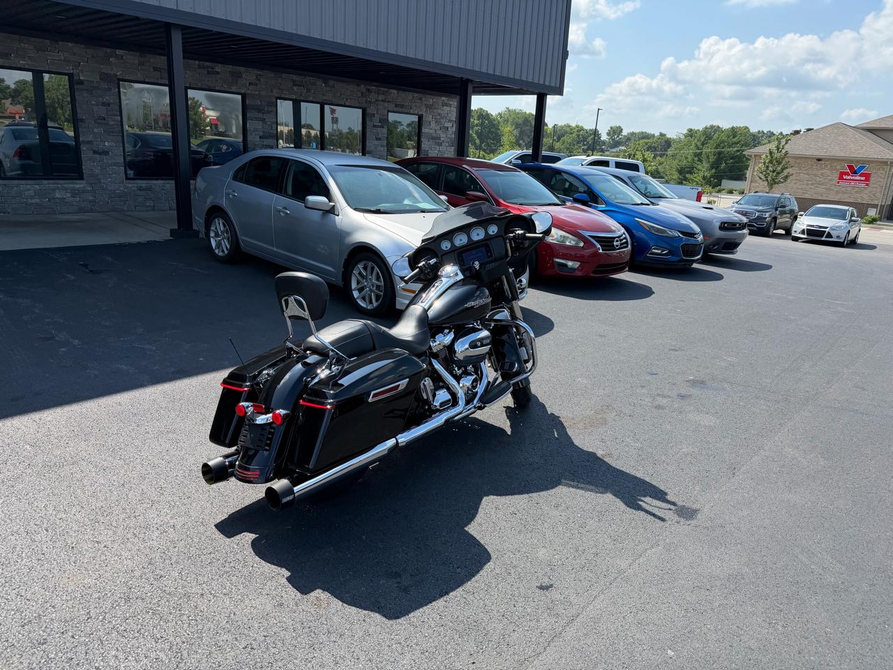 Harley-Davidson FLHX  2020