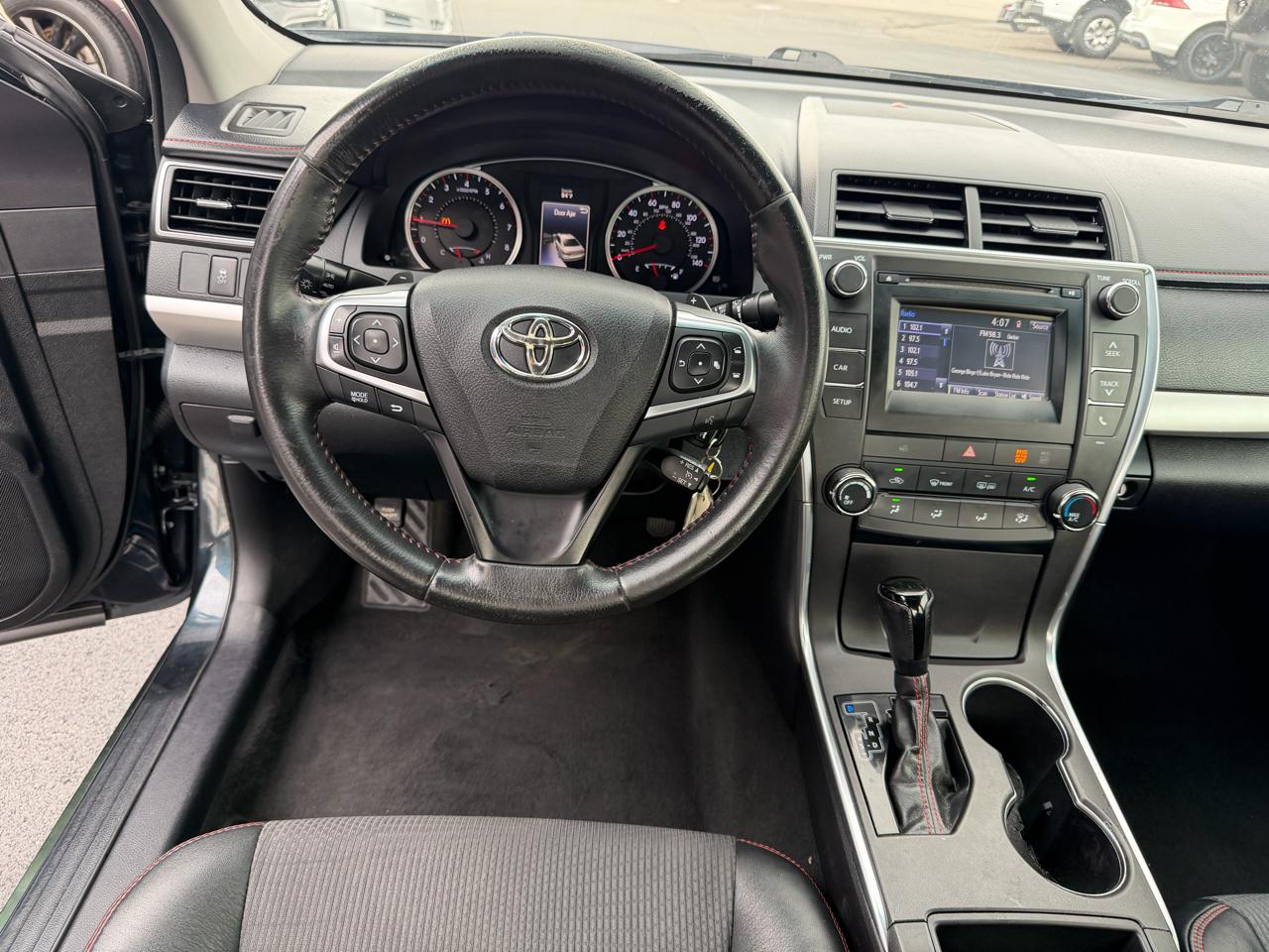 Toyota Camry SE 2017