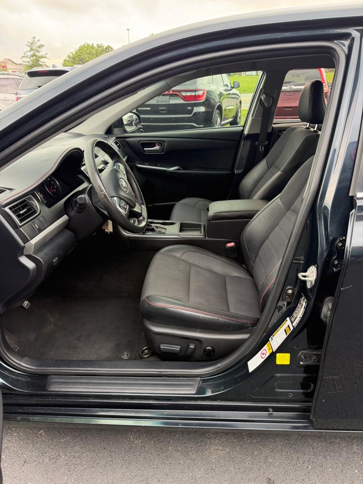 Toyota Camry SE 2017