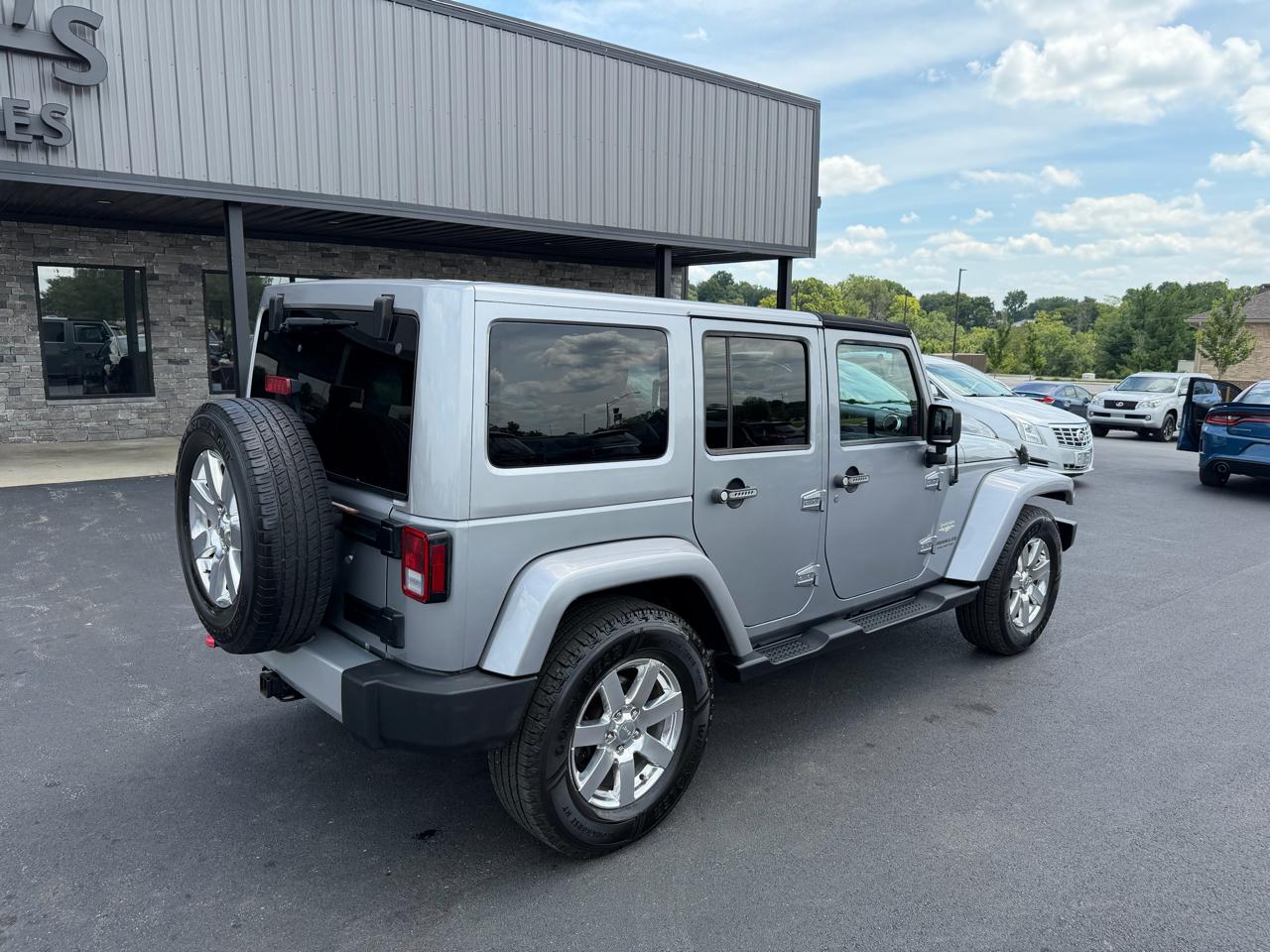 Jeep Wrangler Unlimited Sahara 2013