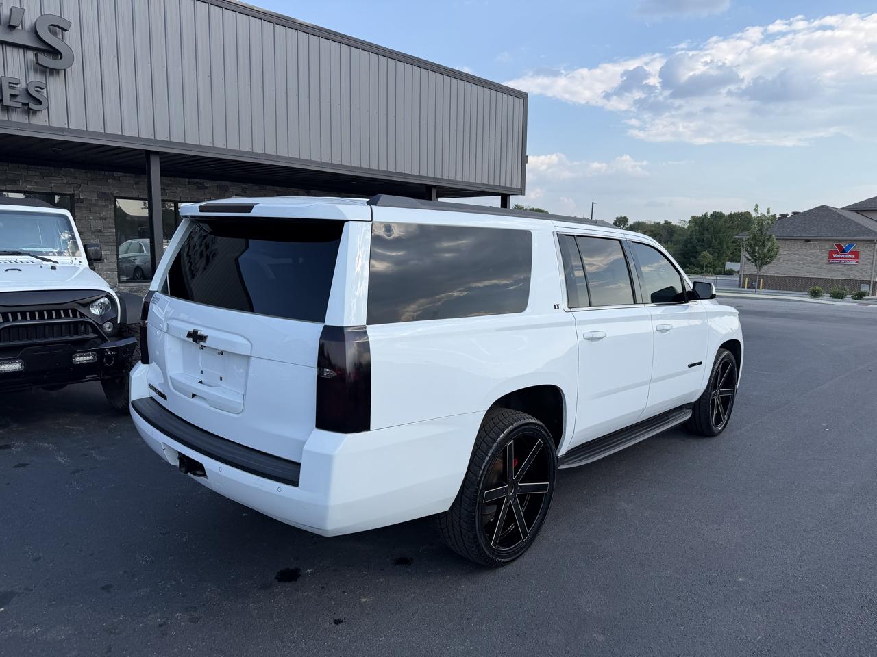 Chevrolet Suburban LT 2019