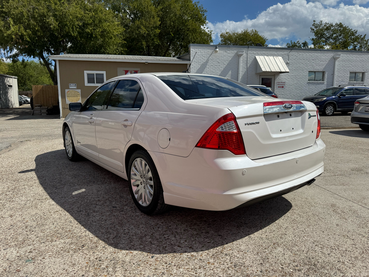 Ford Fusion Hybrid Sedan 2012