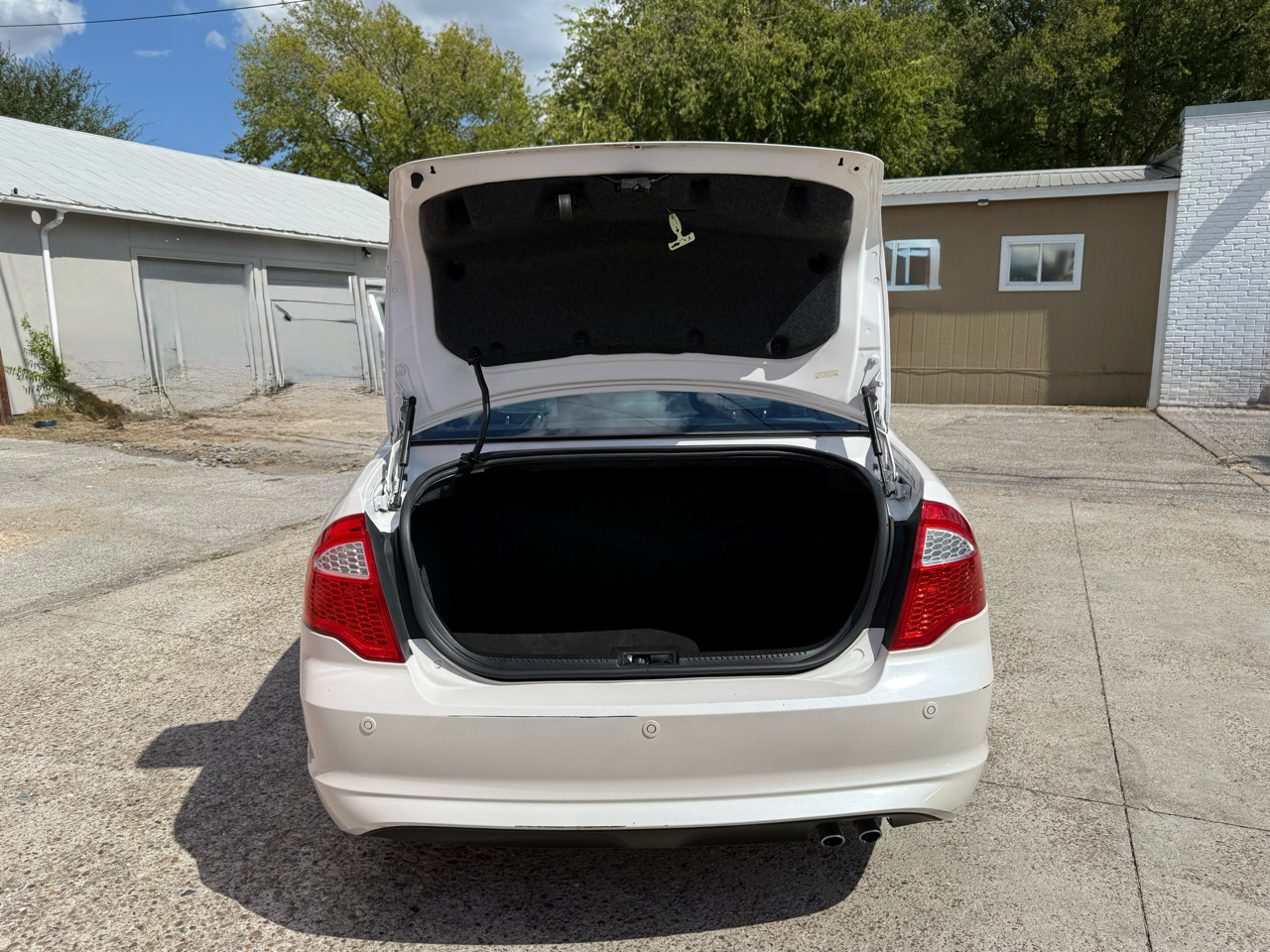 Ford Fusion Hybrid Sedan 2012