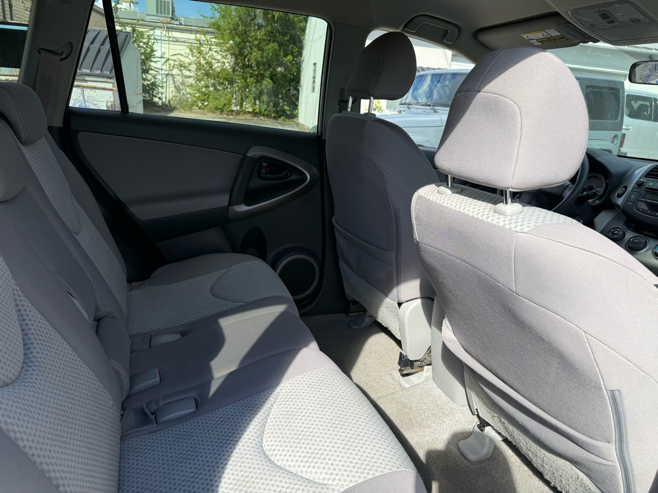 Toyota RAV4 Base I4 2WD 2007